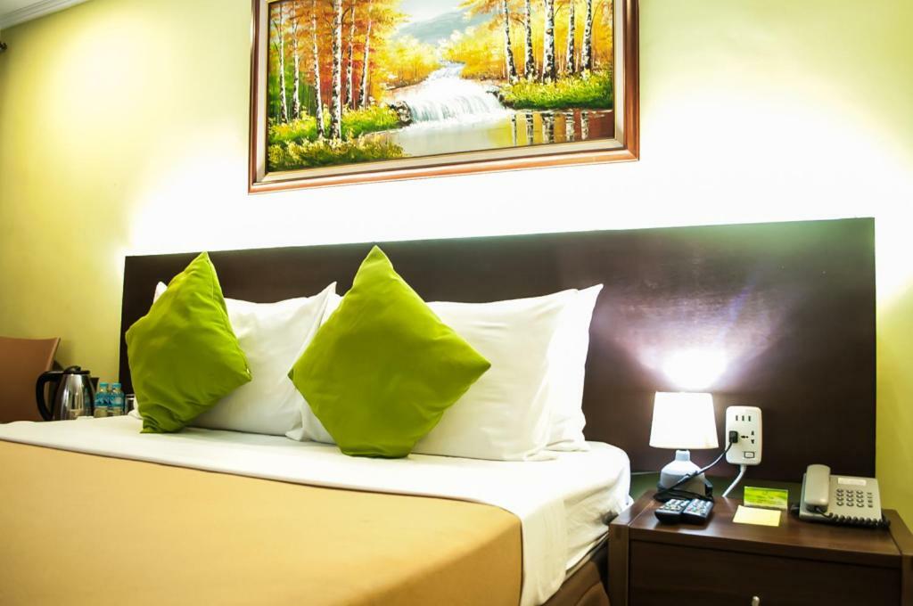 Seasons Hotel And Convention Center San Jose  Buitenkant foto